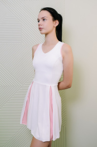 Теннисное платье женское с клиньями Vinner (белый/пастельно-розовый) 